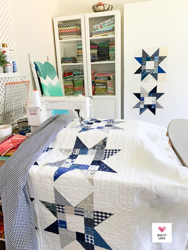 Quilty Stars machine quilting - Emily of quiltylove.com