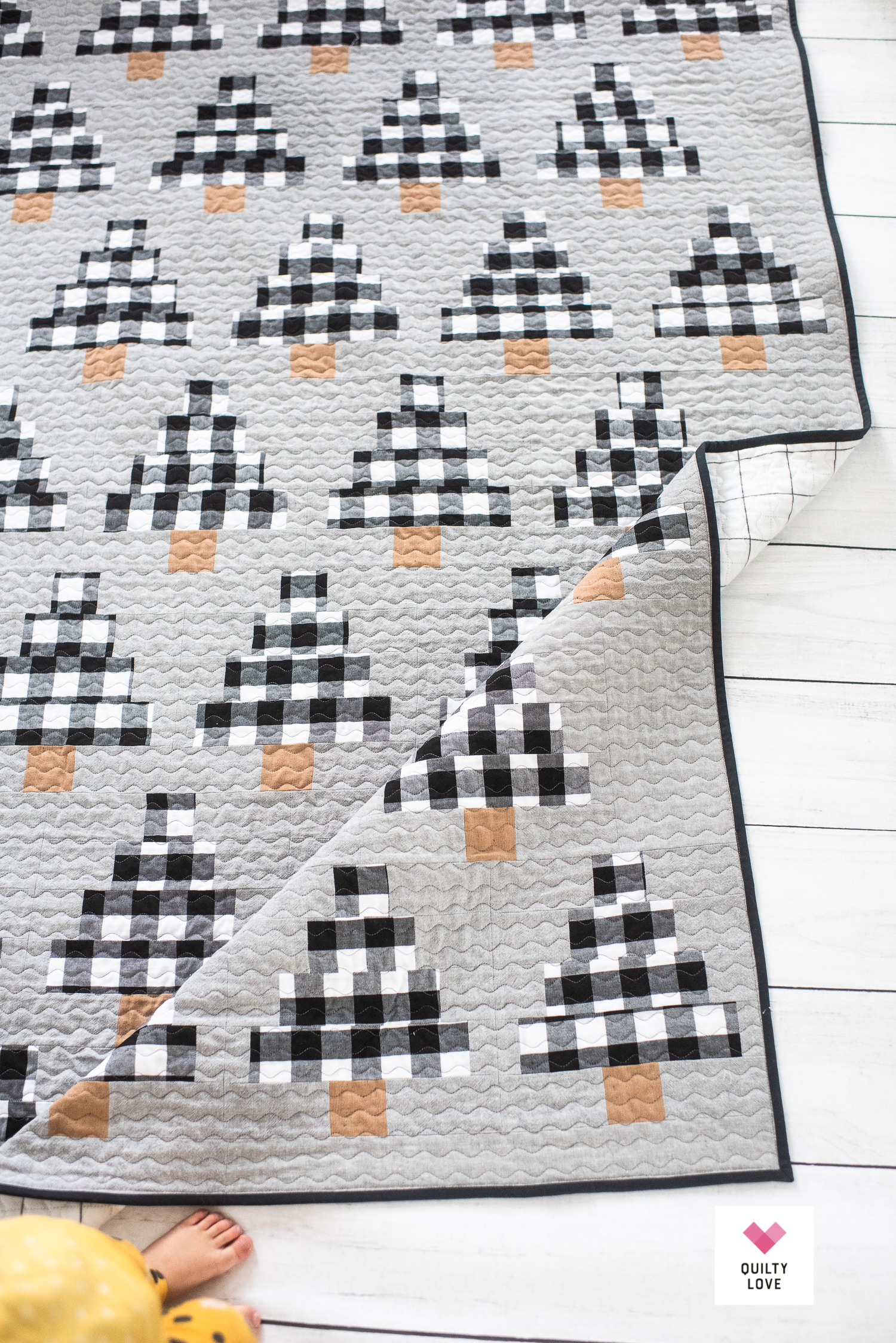 modern farmhouse christmas tree quilt pattern