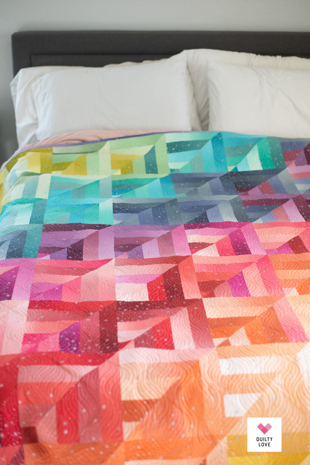 rainbow-ombre-lucky-log-cabins-quilt-quilty-love