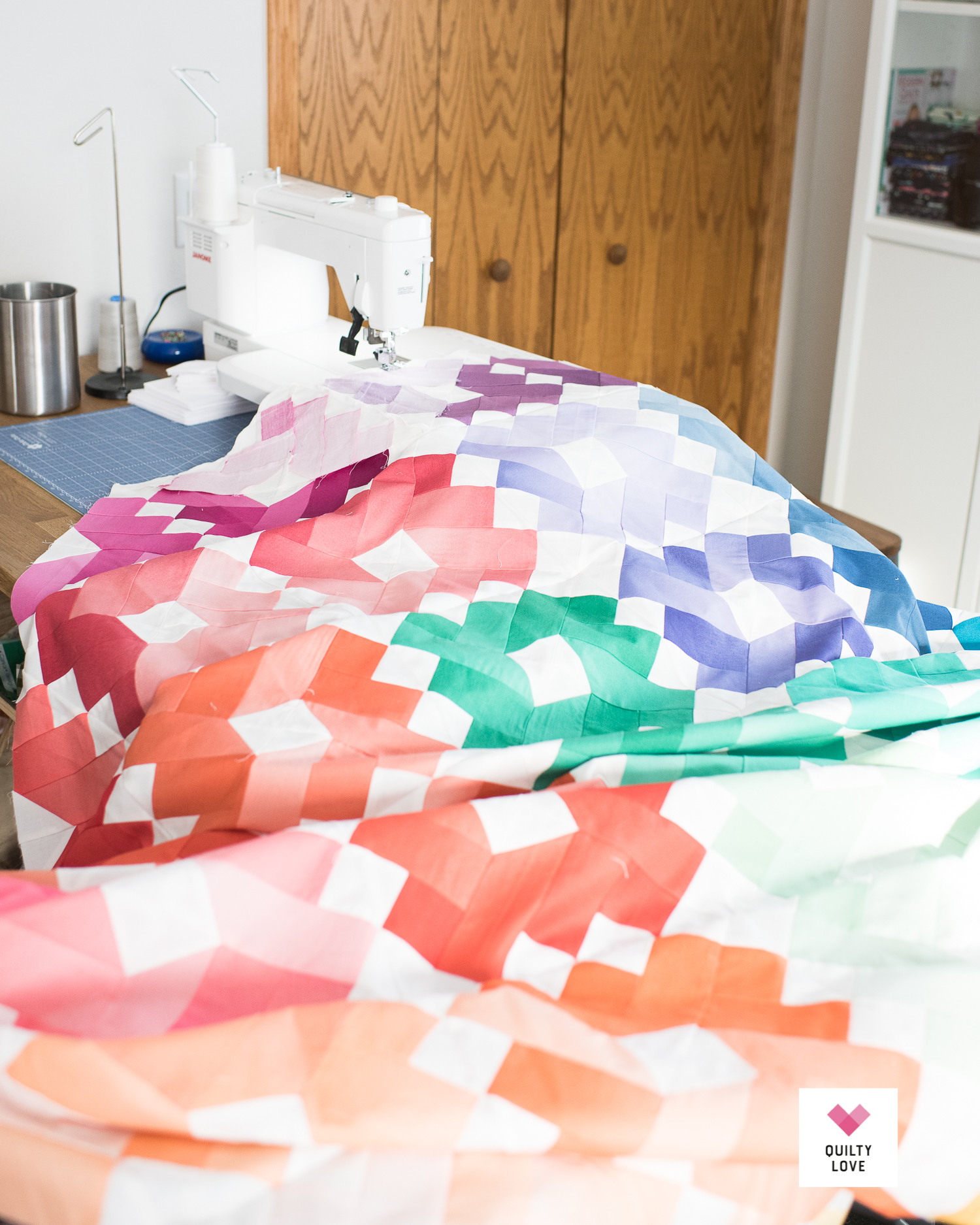 VandCo Ombre Gems Quilt - The QAL one with new colors - Quilty Love