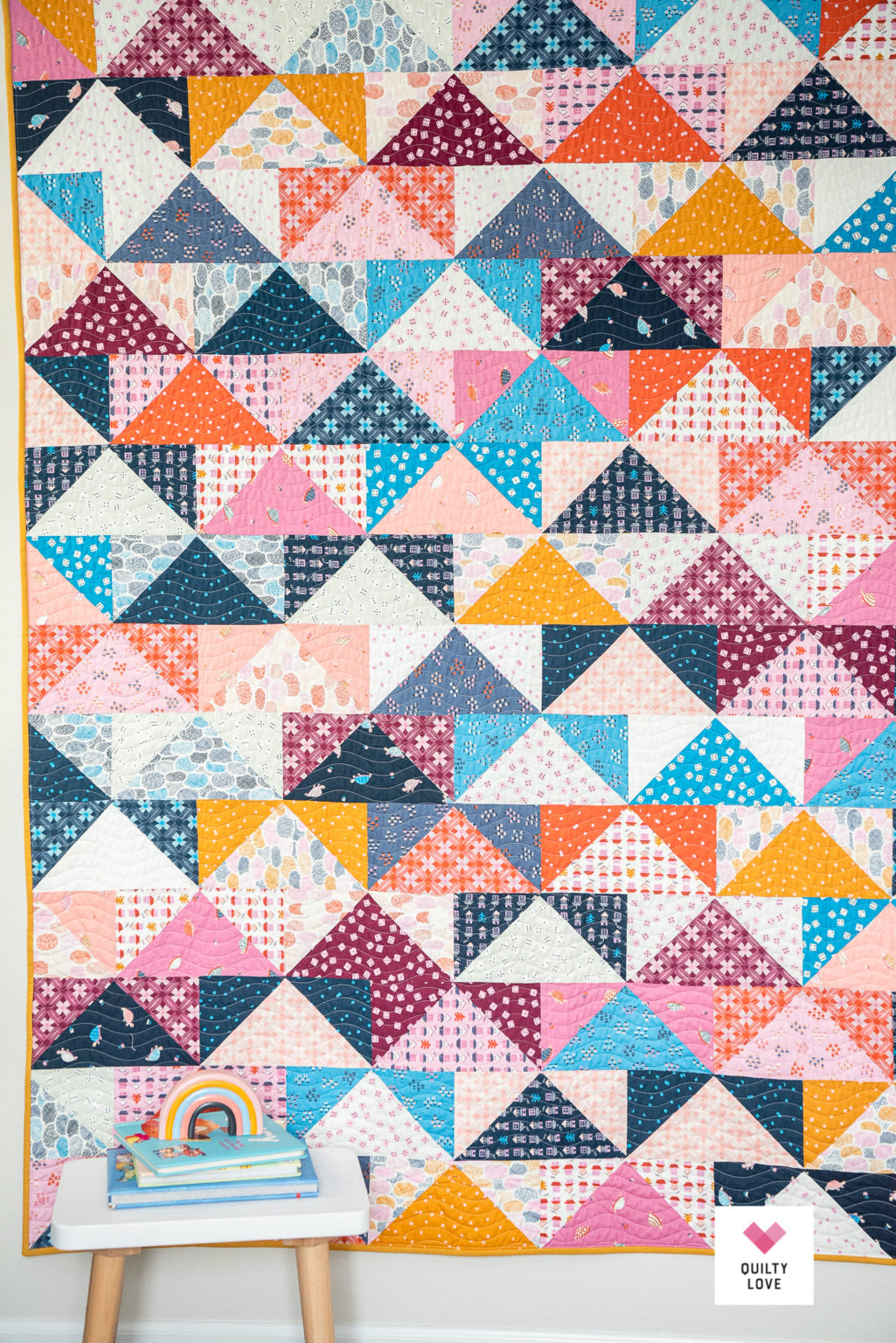 Patchwork Flying Geese Quilt - A Stash Buster quilt pattern - Quilty Love